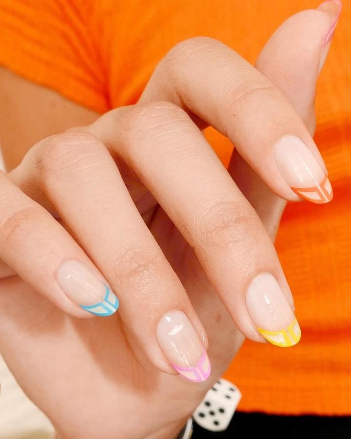 Different Color French Tip Nails 5 min